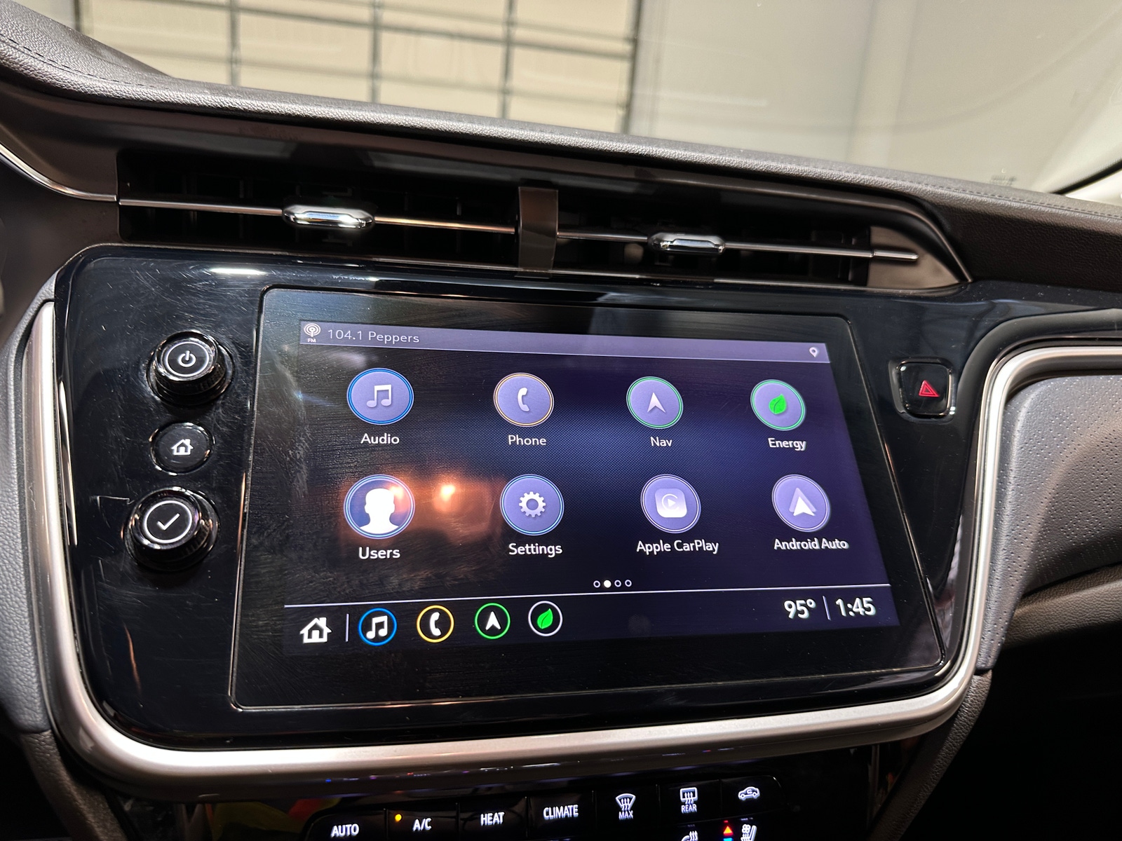 Thumbnail: 2022 Chevrolet Bolt EUV - 3