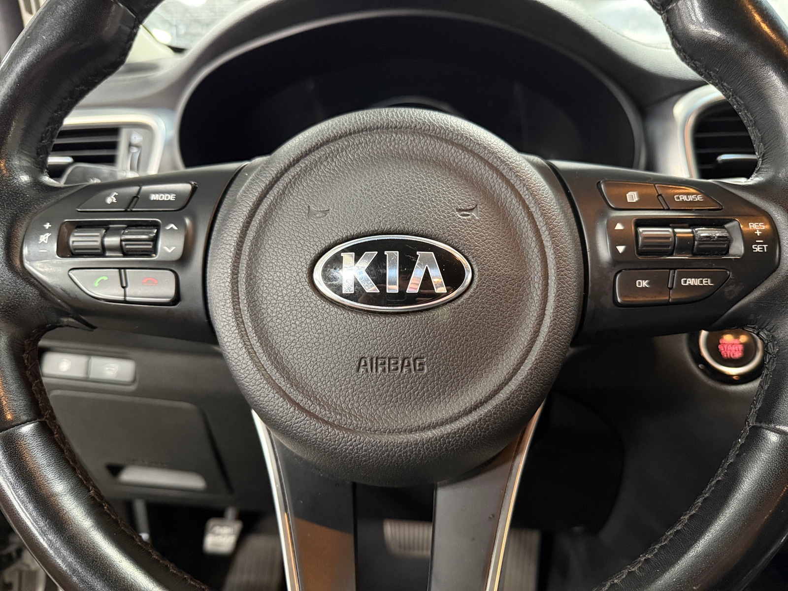 Thumbnail: 2016 Kia Sorento - 4
