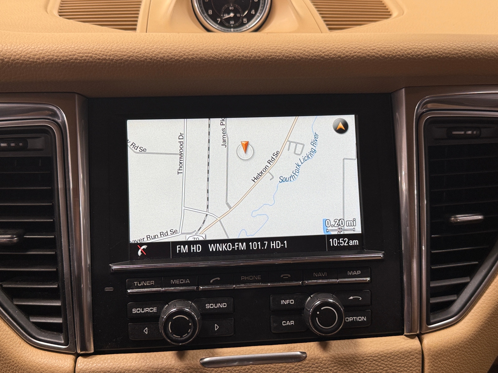 Thumbnail: 2015 Porsche Macan - 3
