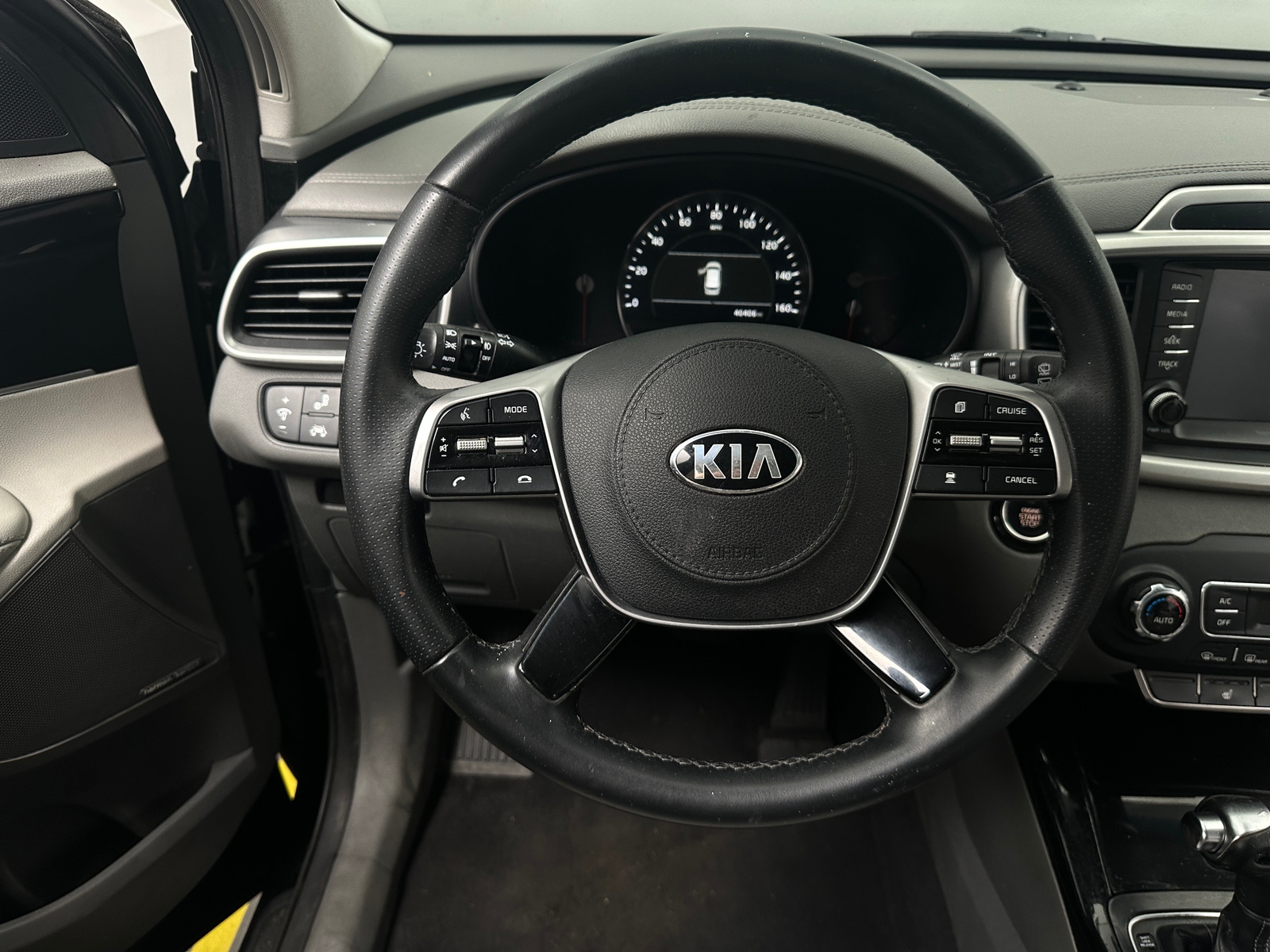Thumbnail: 2019 Kia Sorento - 4