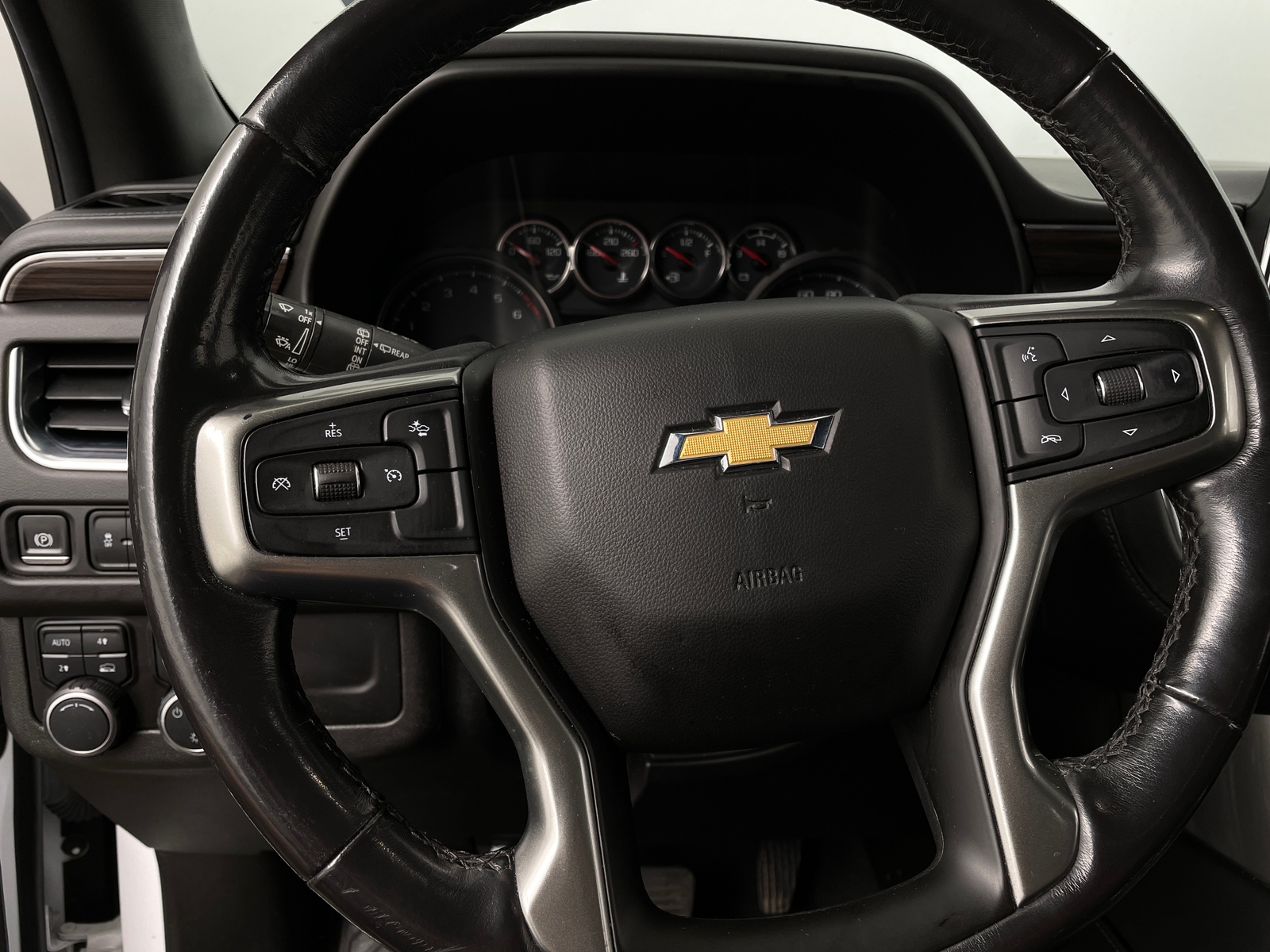 Thumbnail: 2021 Chevrolet Tahoe - 4