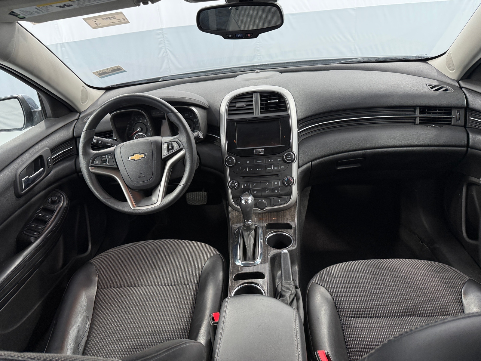 Thumbnail: 2015 Chevrolet Malibu - 3
