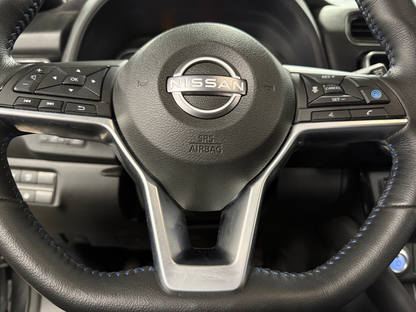 Thumbnail: 2025 Nissan Leaf - 5