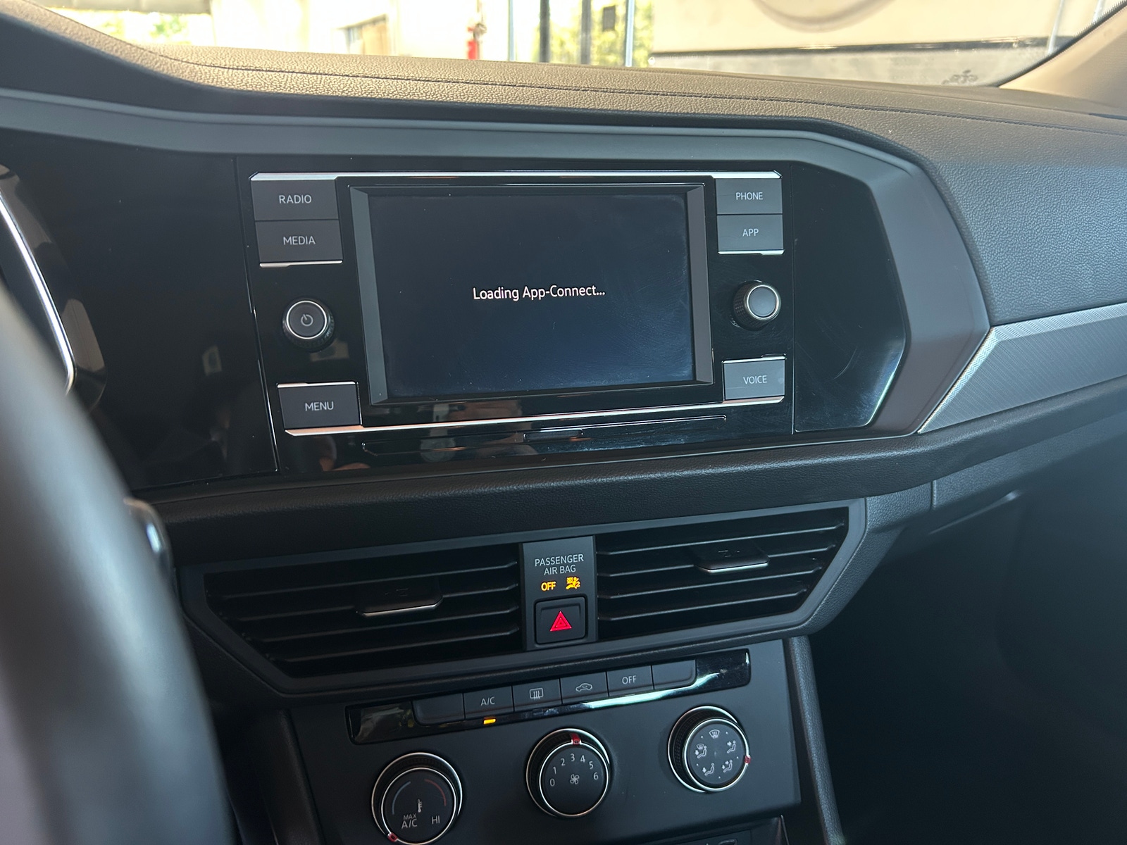 Thumbnail: 2022 Volkswagen Jetta - 4