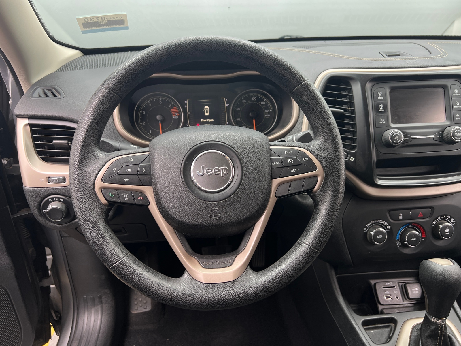 Thumbnail: 2016 Jeep Cherokee - 5