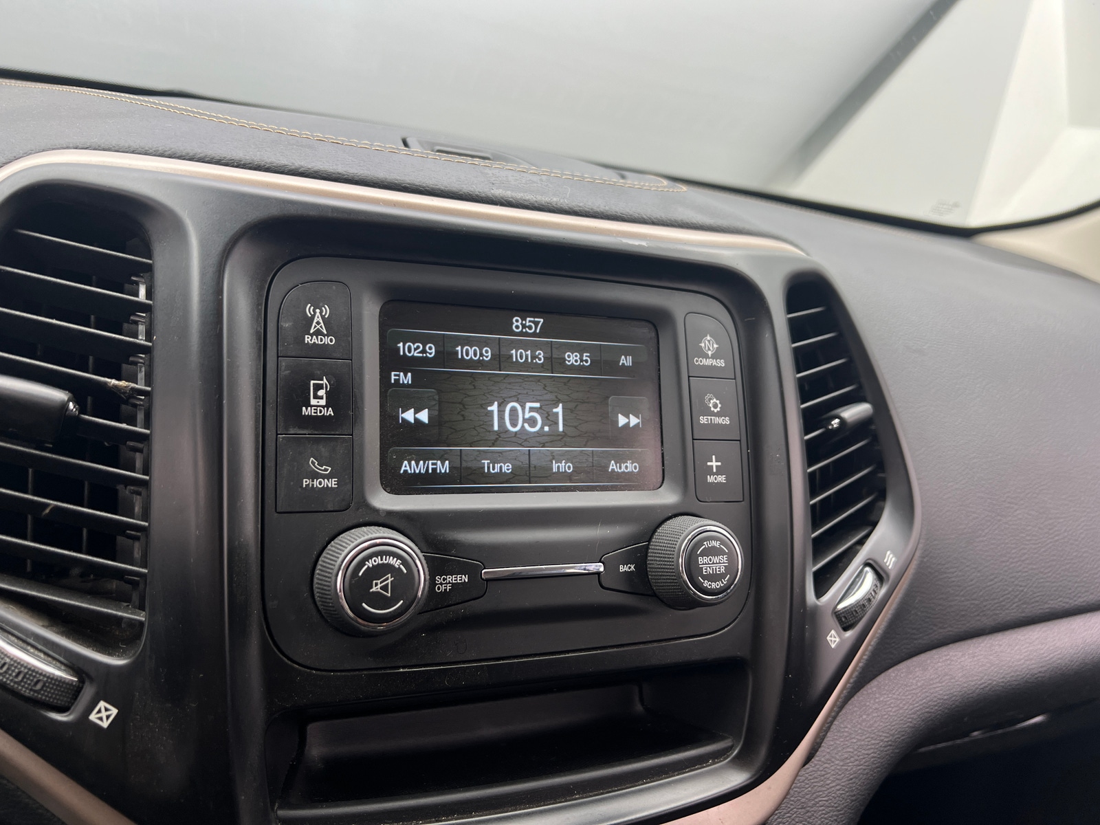Thumbnail: 2016 Jeep Cherokee - 4