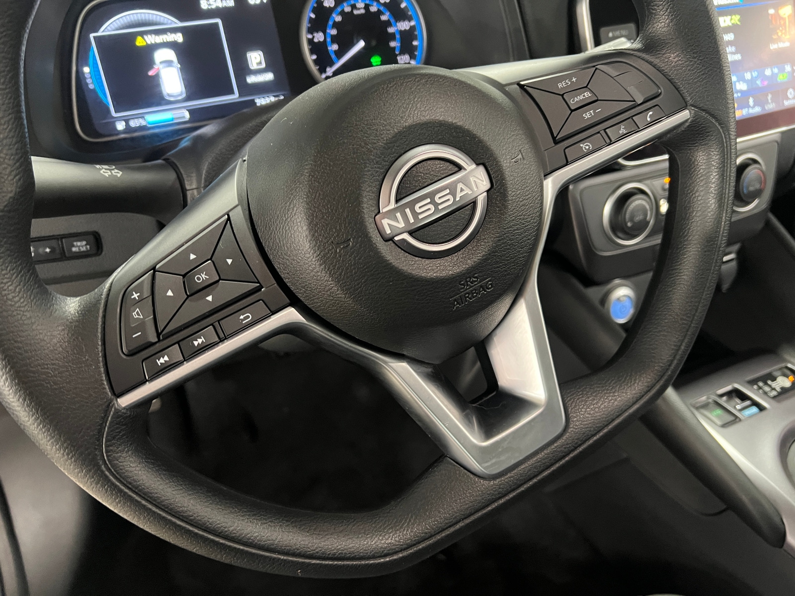 Thumbnail: 2025 Nissan Leaf - 5