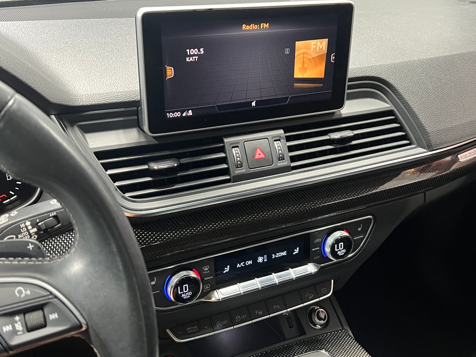 Thumbnail: 2019 Audi SQ5 - 3