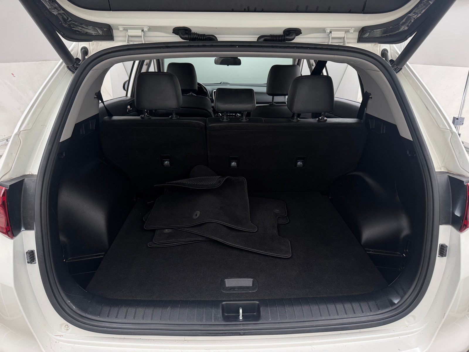 Thumbnail: 2020 Kia Sportage - 6