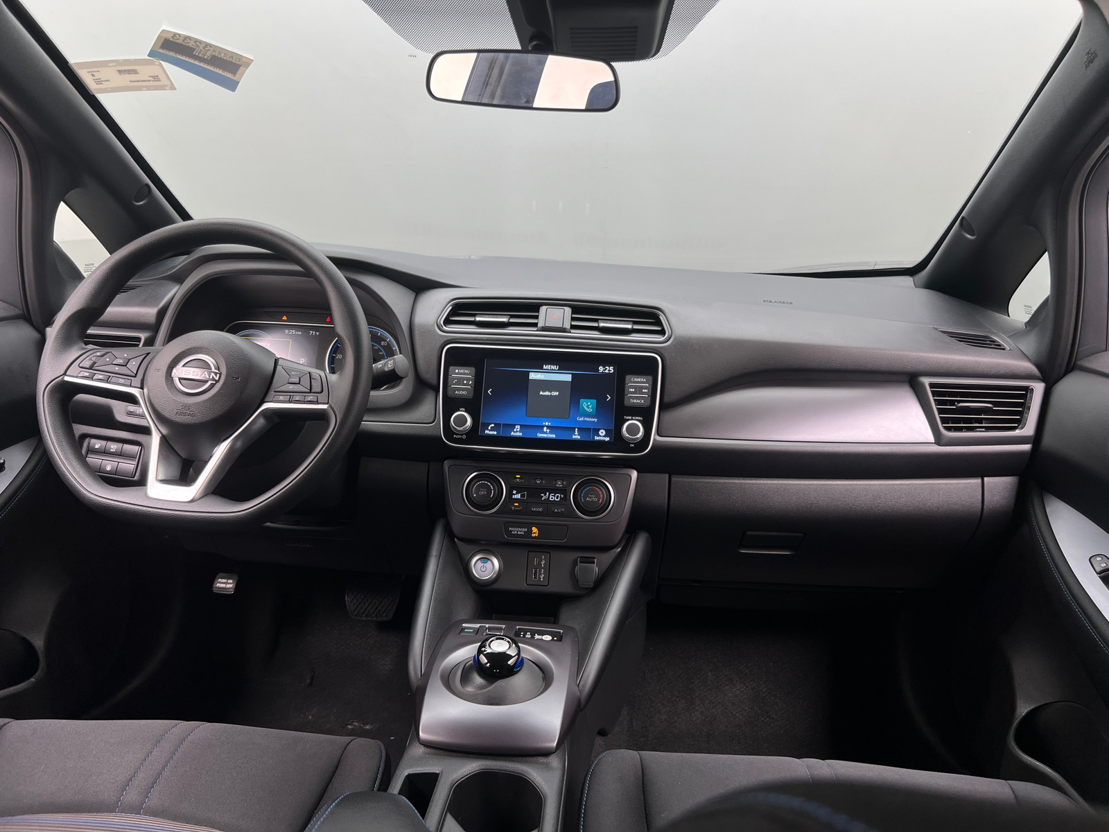Thumbnail: 2025 Nissan Leaf - 3