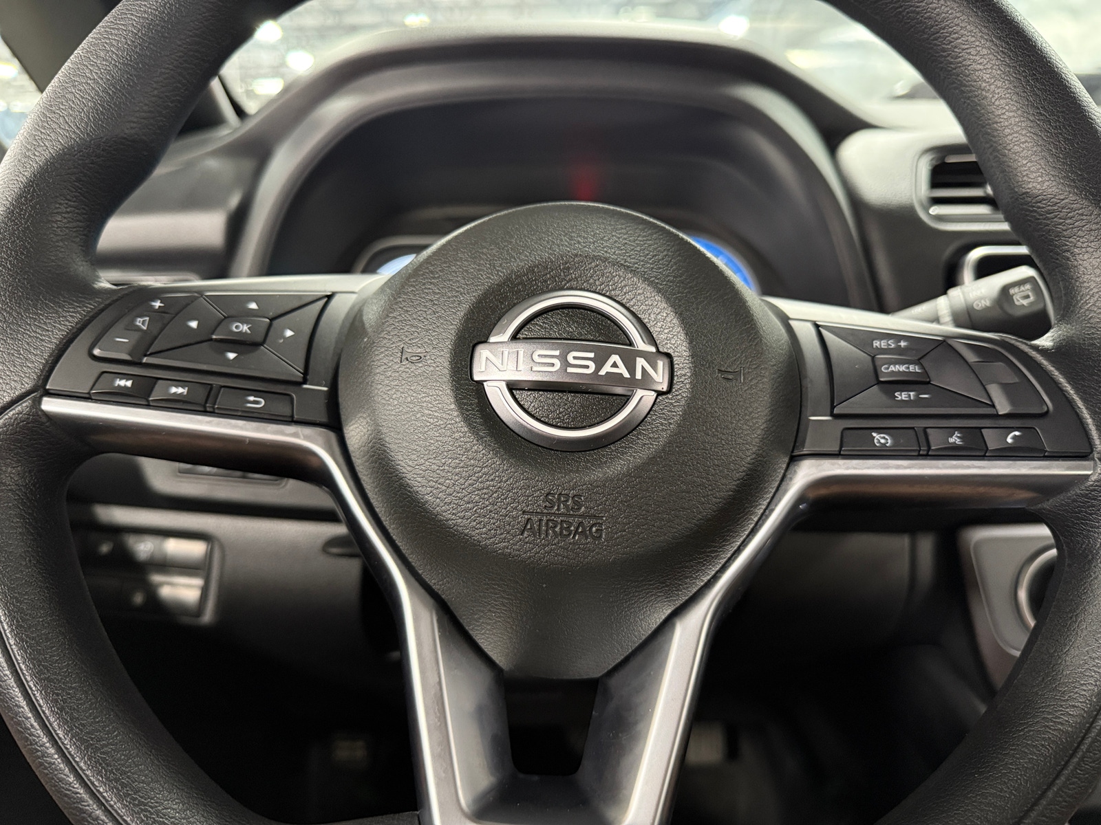 Thumbnail: 2025 Nissan Leaf - 5