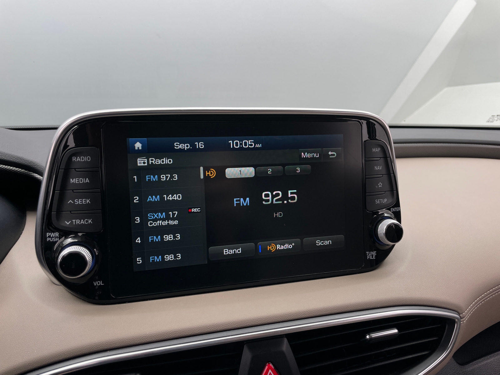 Thumbnail: 2019 Hyundai Santa Fe - 3