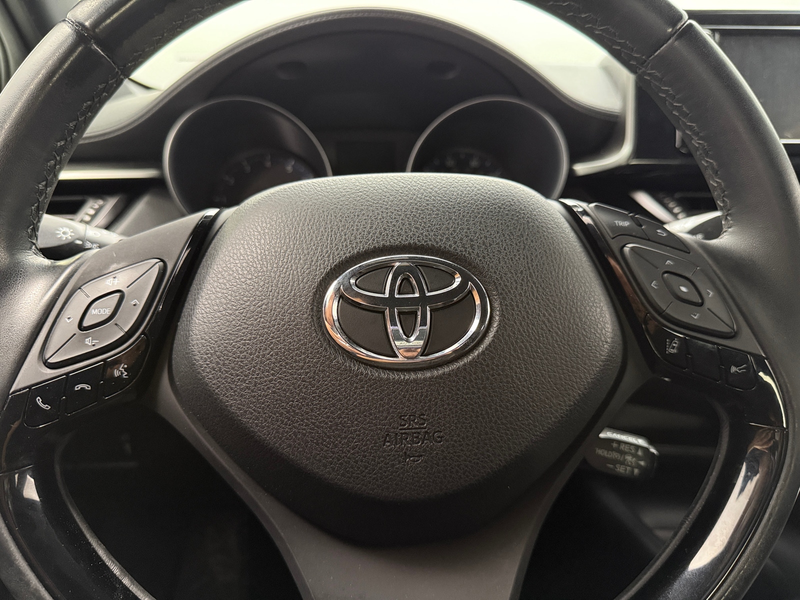 Thumbnail: 2018 Toyota C-HR - 5