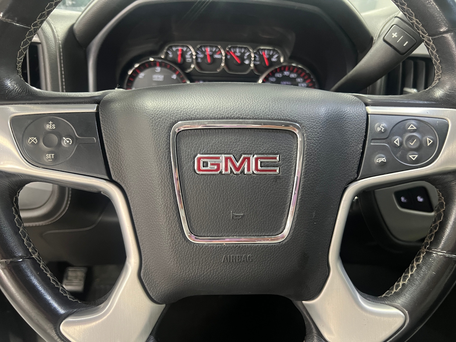 Thumbnail: 2015 GMC Sierra 1500 - 4