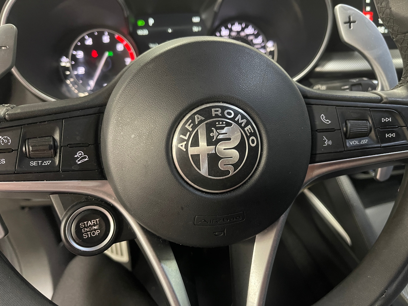 Thumbnail: 2018 Alfa Romeo Stelvio - 4