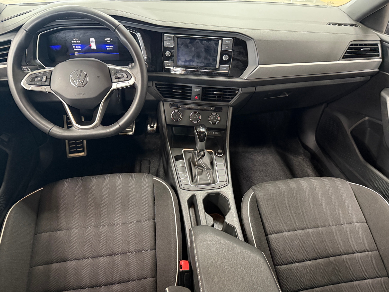 Thumbnail: 2024 Volkswagen Jetta - 3
