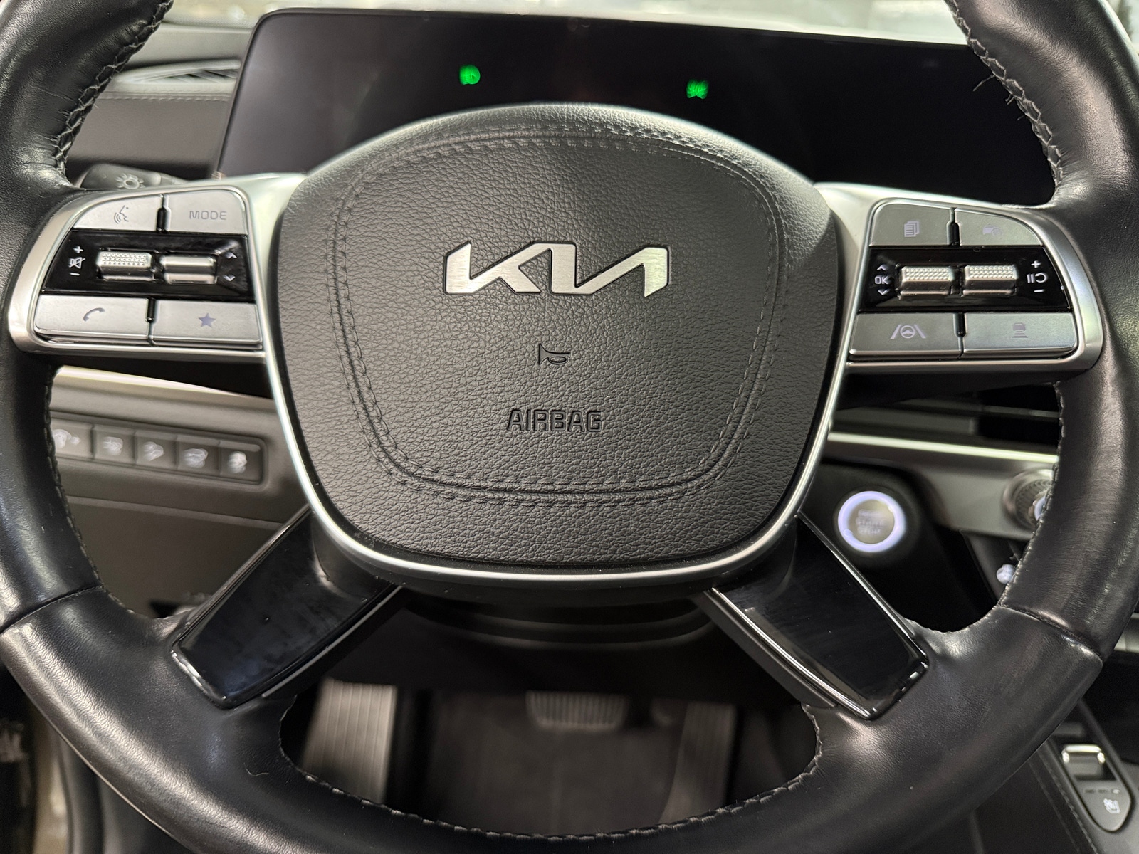 Thumbnail: 2023 Kia Telluride - 4