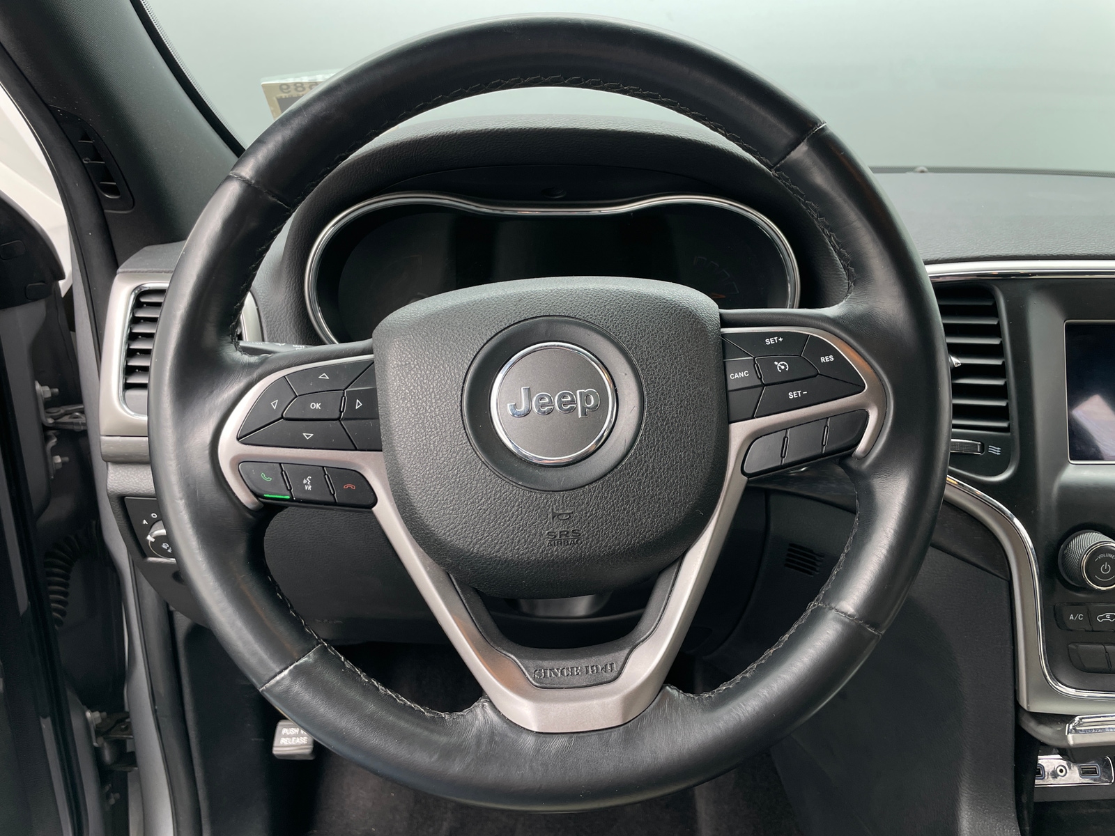 Thumbnail: 2018 Jeep Grand Cherokee - 5