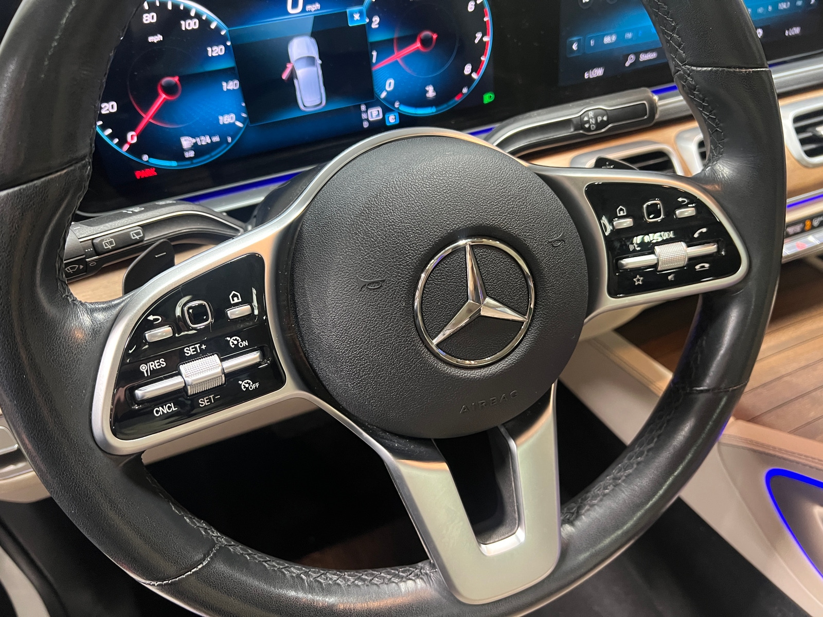 Thumbnail: 2021 Mercedes-Benz GLE - 4