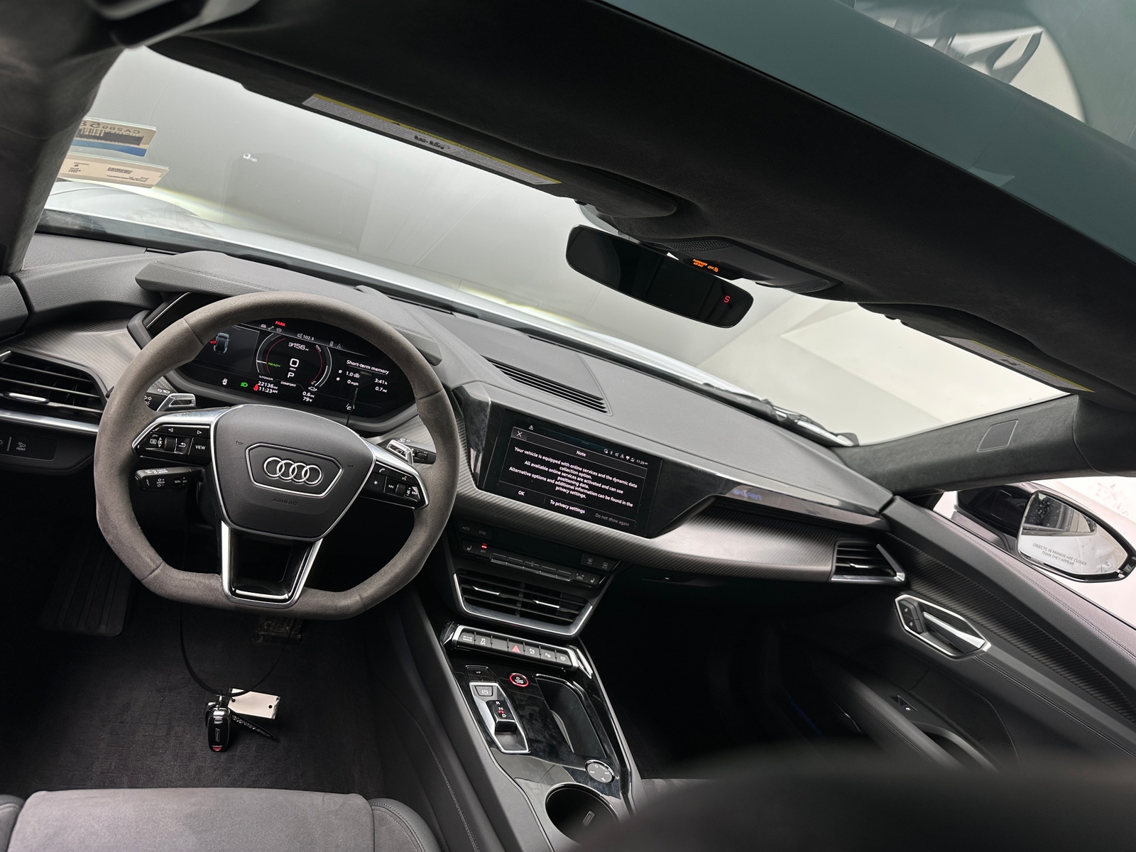 Thumbnail: 2024 Audi e-tron GT - 2