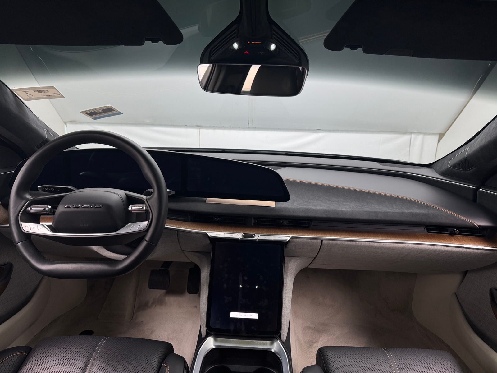 Thumbnail: 2022 Lucid Air - 2