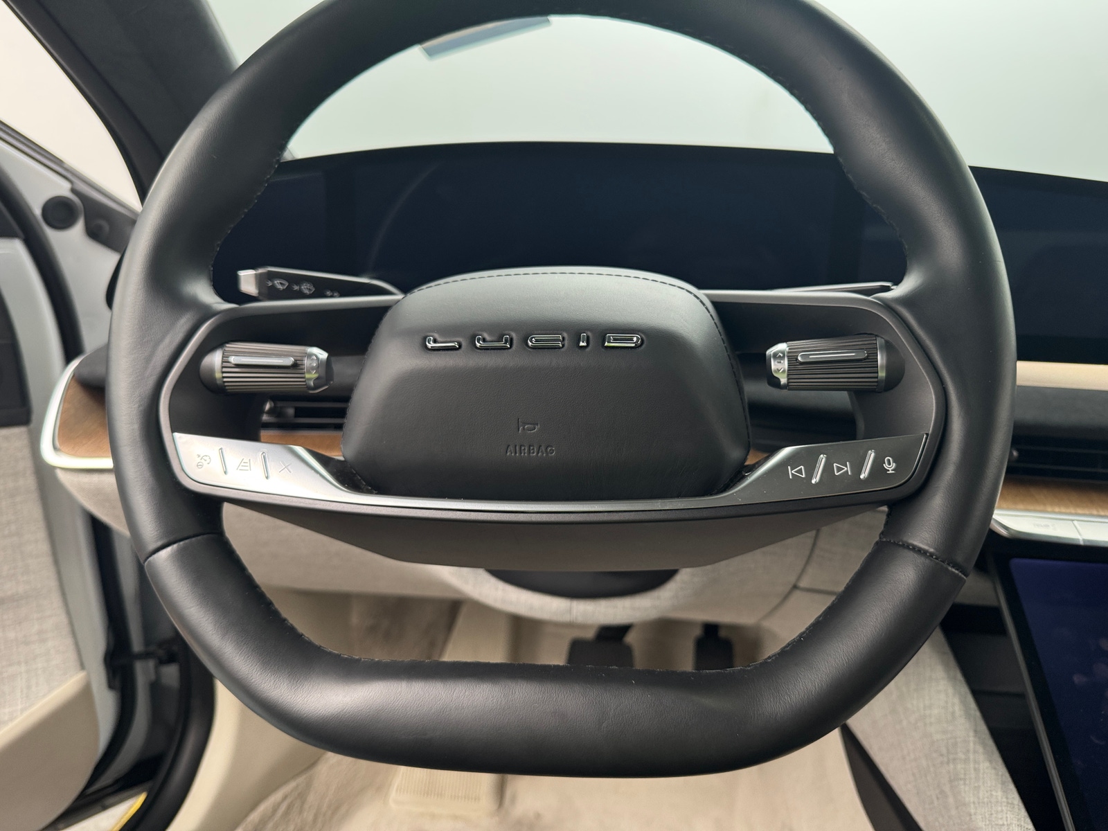Thumbnail: 2022 Lucid Air - 4