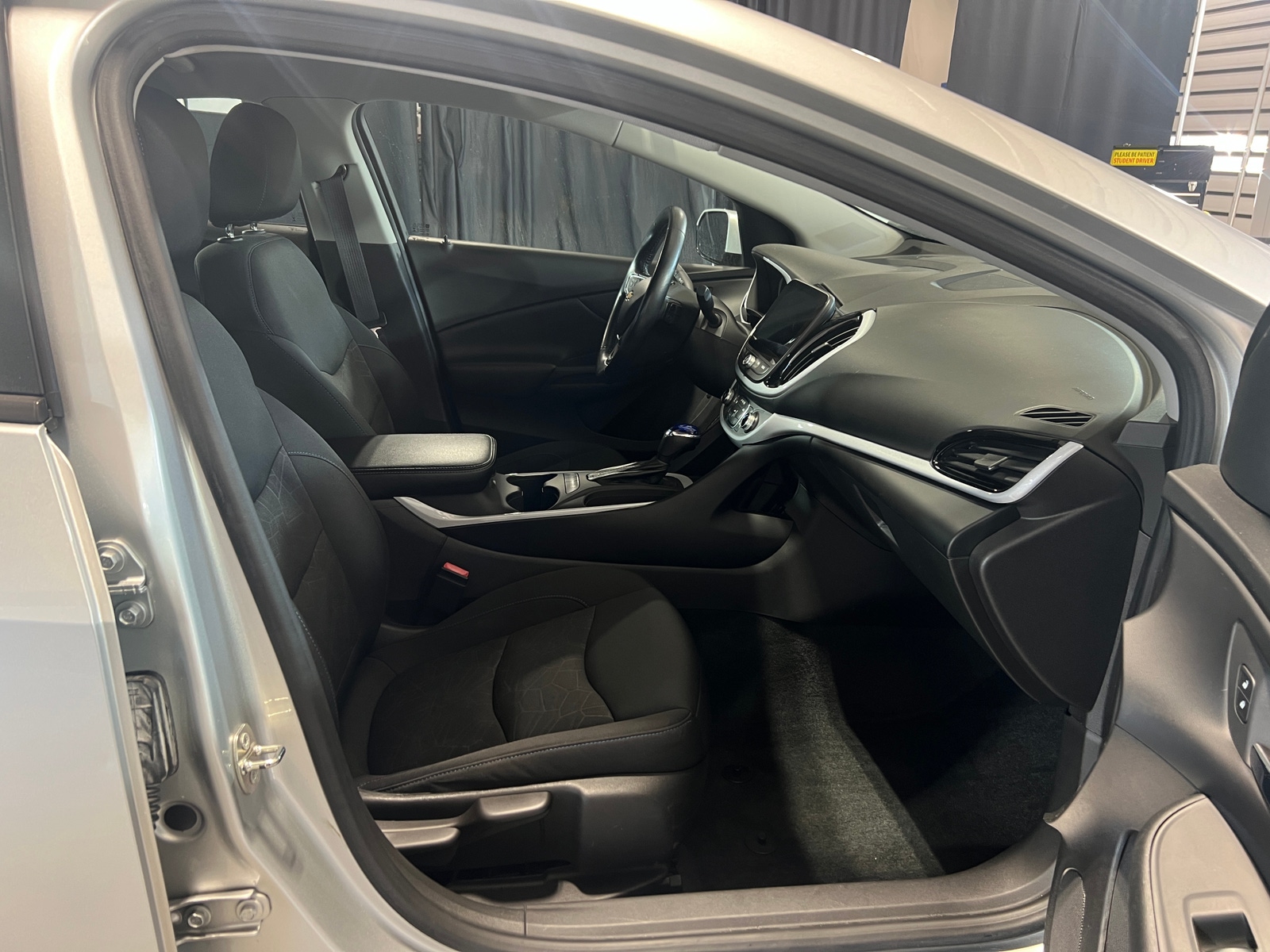 Thumbnail: 2016 Chevrolet Volt - 2