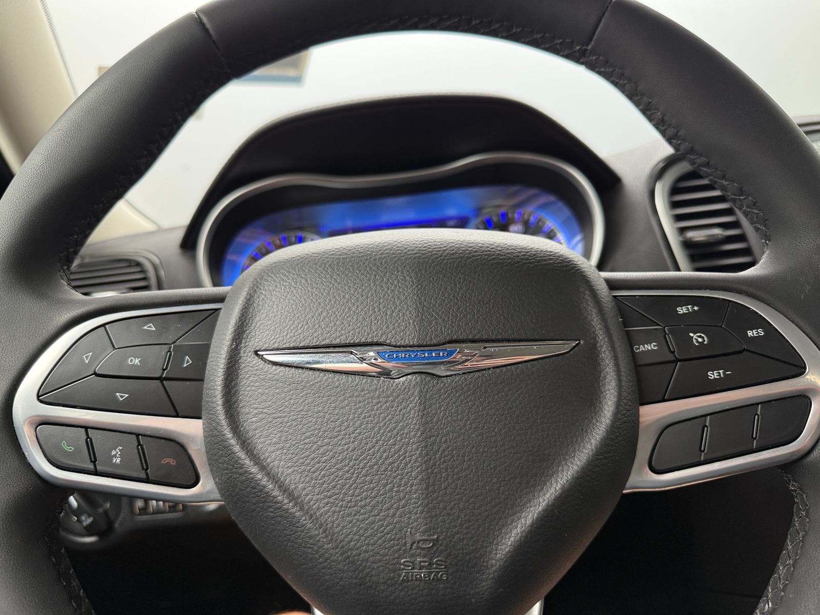 Thumbnail: 2023 Chrysler 300 - 4