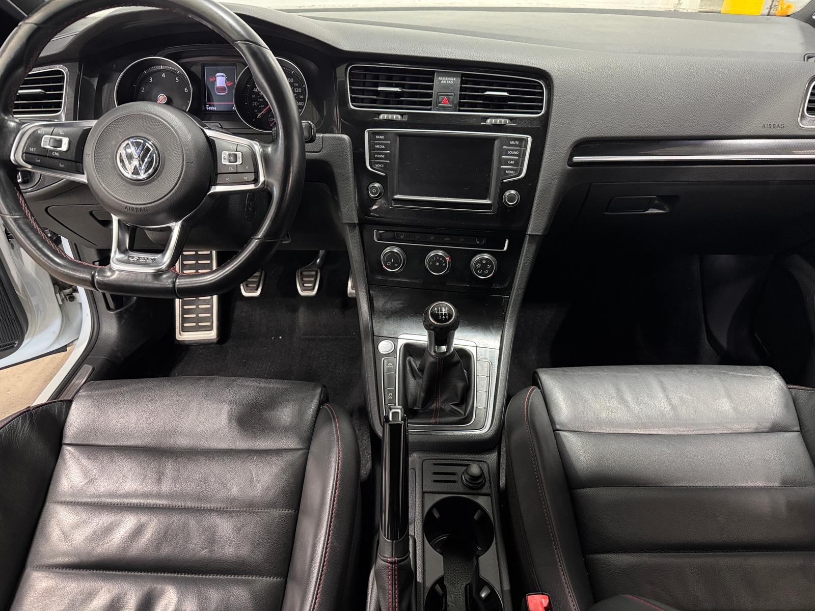 Thumbnail: 2017 Volkswagen Golf - 3