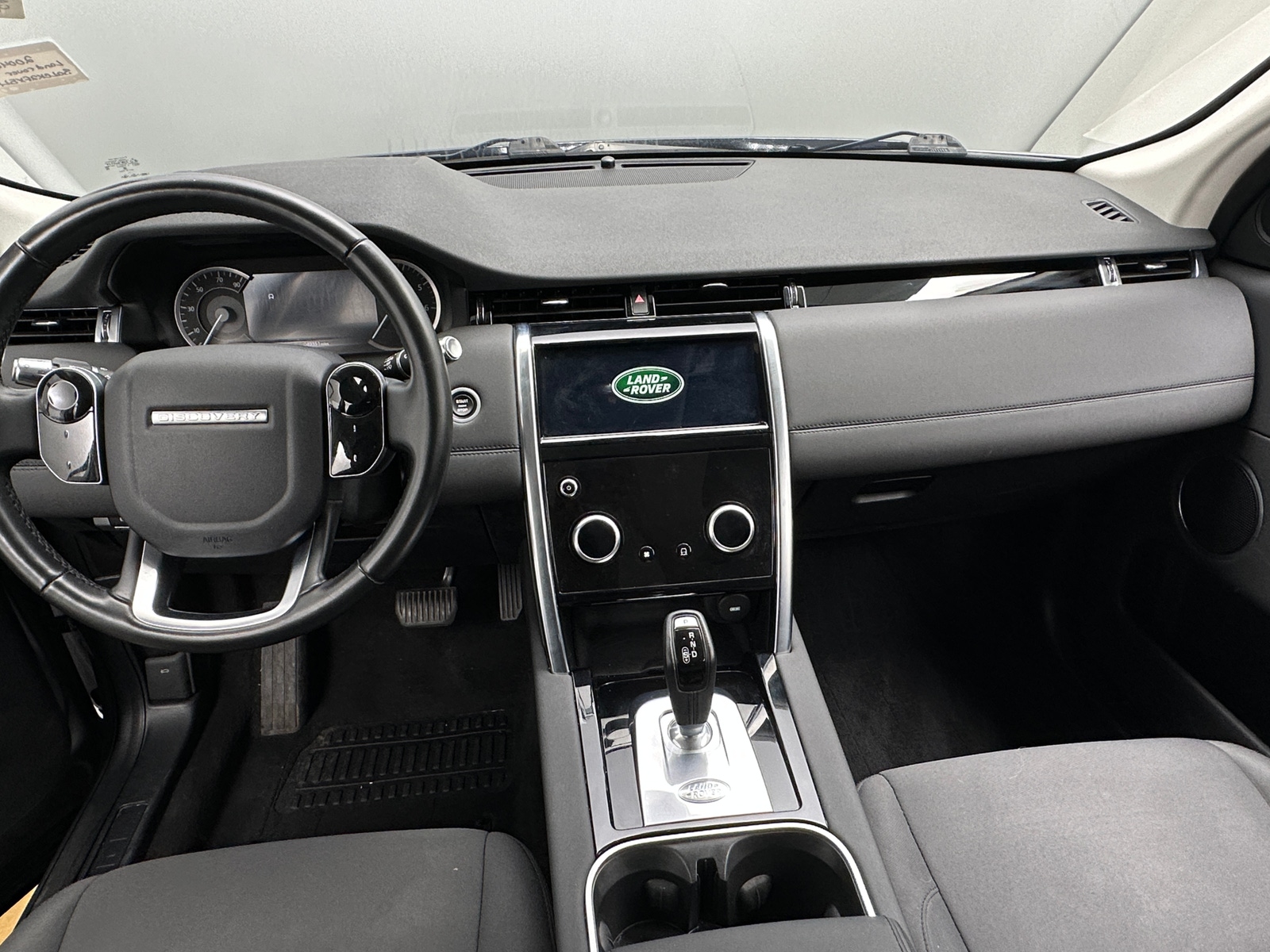 Thumbnail: 2020 Land Rover Discovery Sport - 3