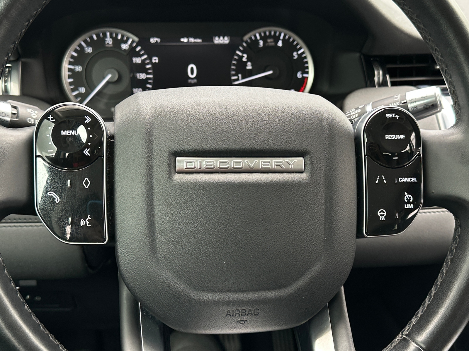 Thumbnail: 2020 Land Rover Discovery Sport - 5