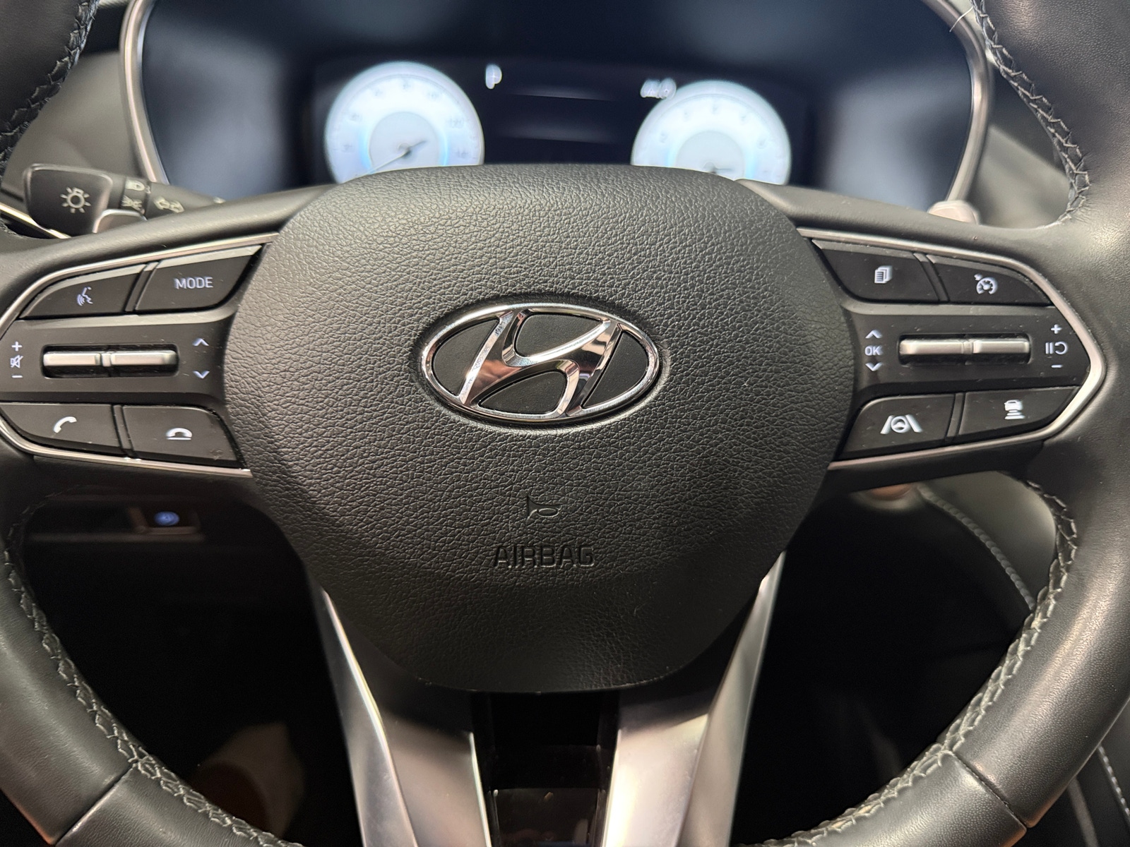 Thumbnail: 2022 Hyundai Santa Fe - 4
