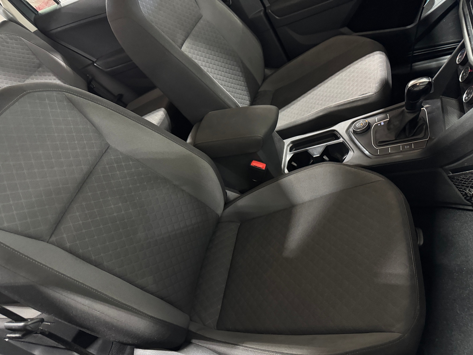 Thumbnail: 2020 Volkswagen Tiguan - 2