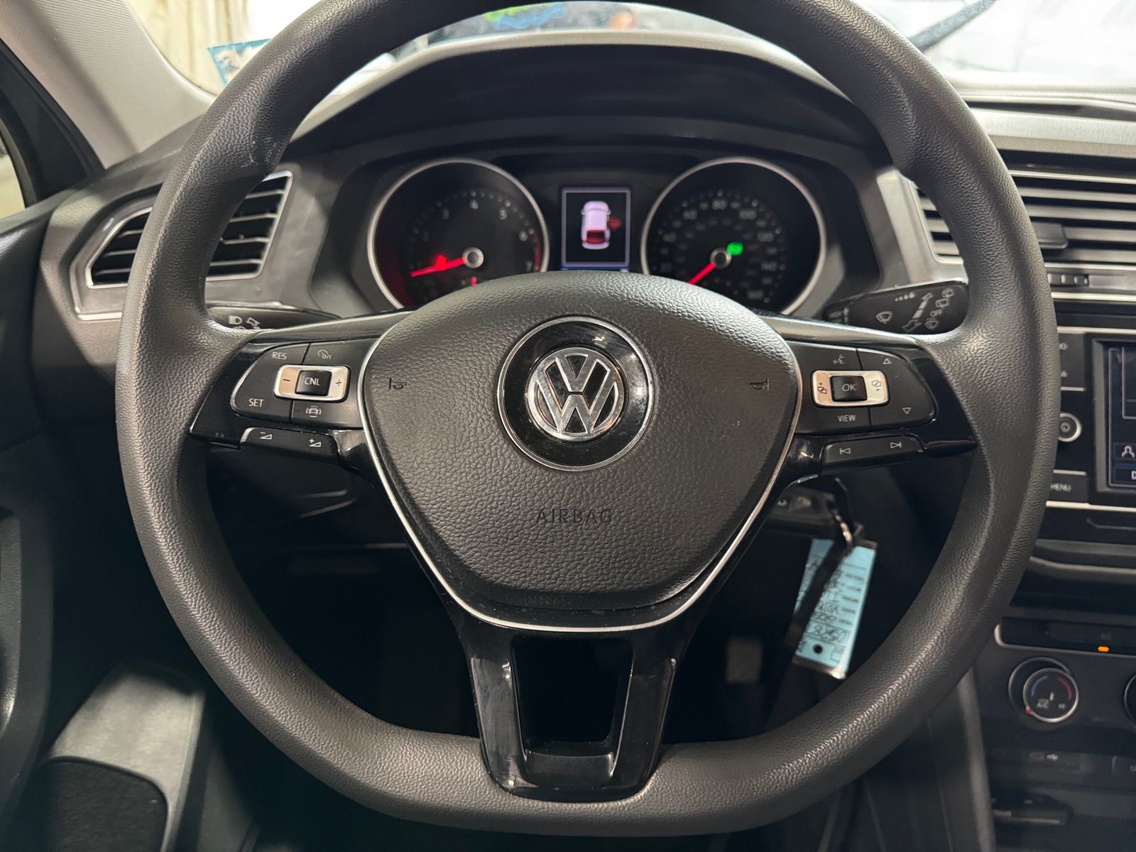 Thumbnail: 2020 Volkswagen Tiguan - 5