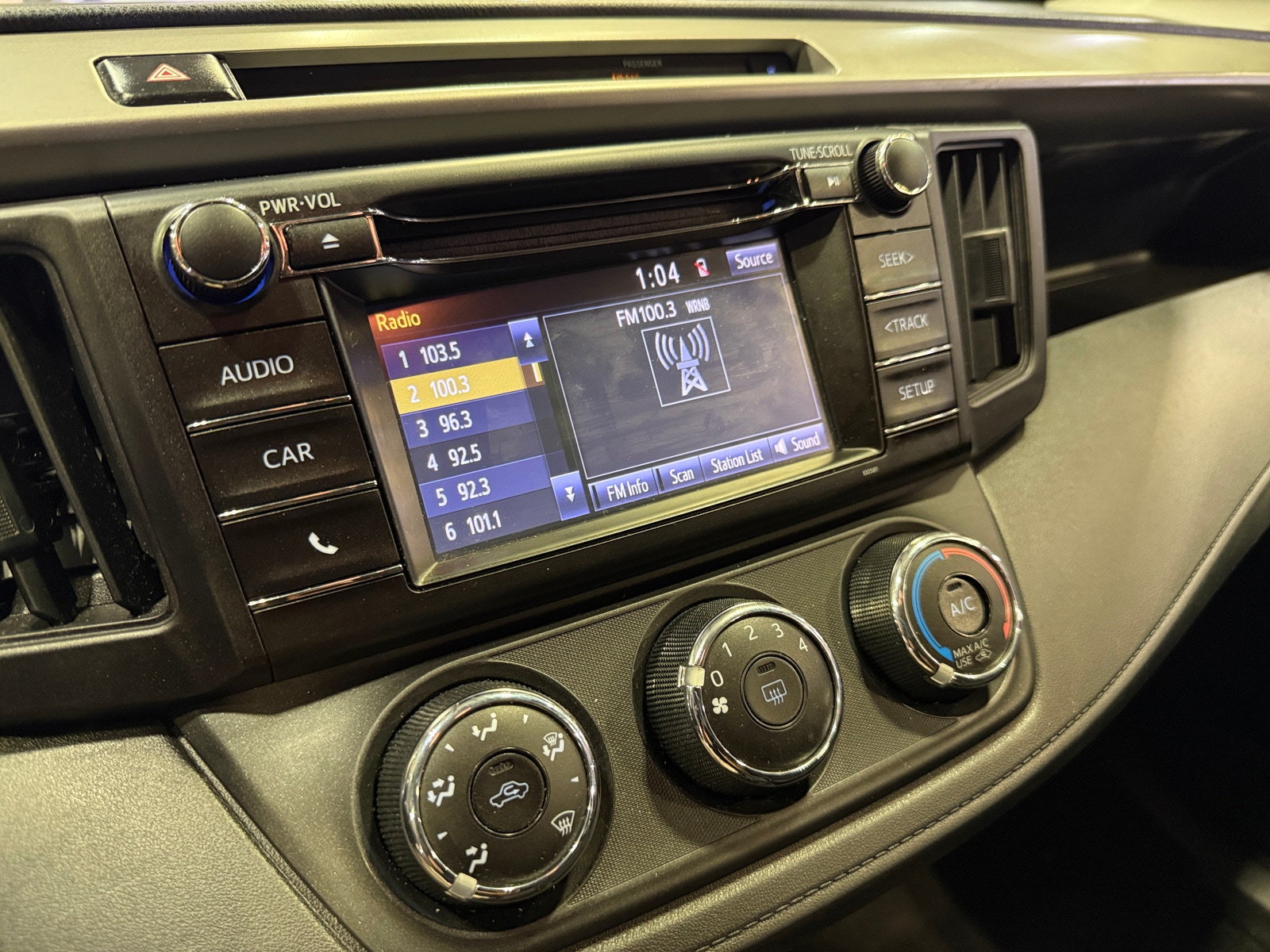 Thumbnail: 2016 Toyota RAV4 - 4