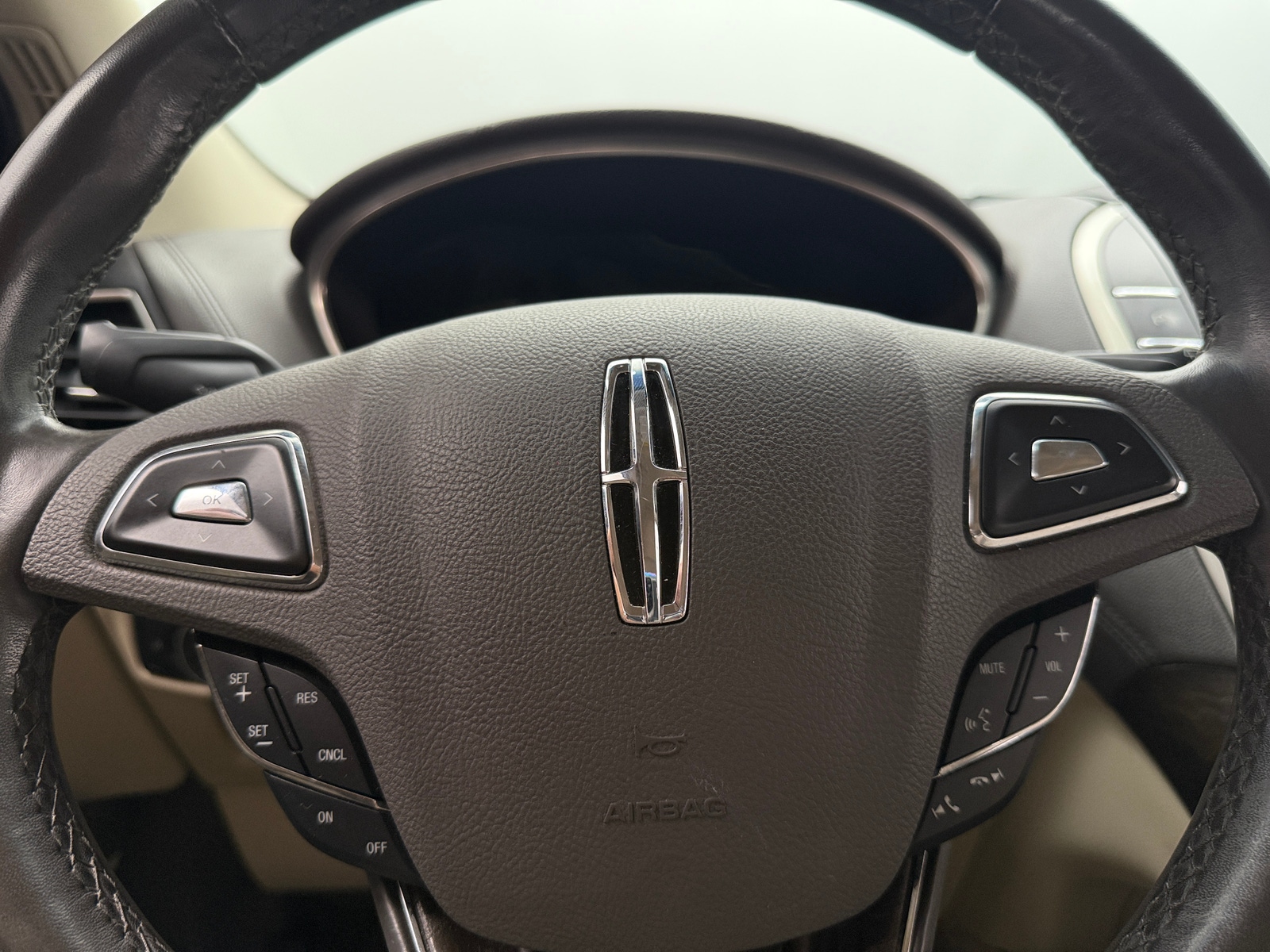 Thumbnail: 2018 Lincoln MKX - 4