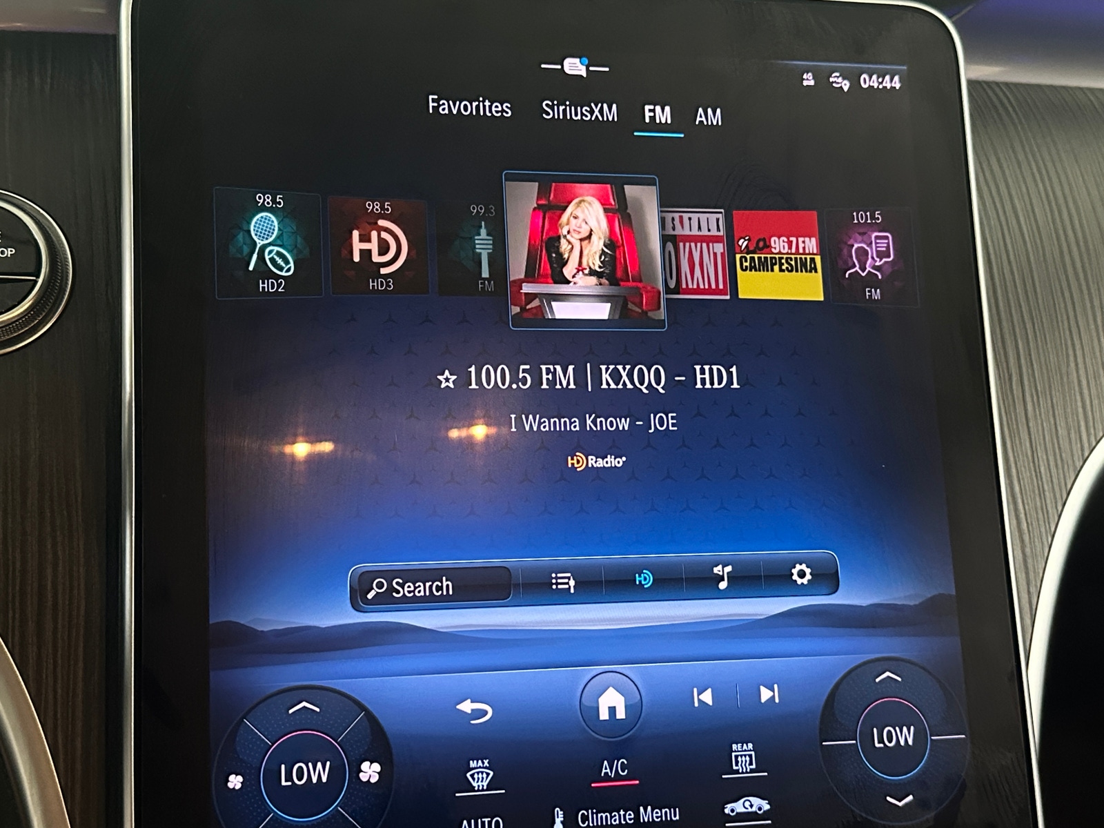 Thumbnail: 2024 Mercedes-Benz C-Class - 3