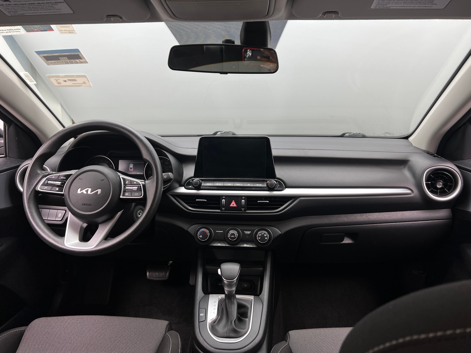 Thumbnail: 2024 Kia Forte - 3