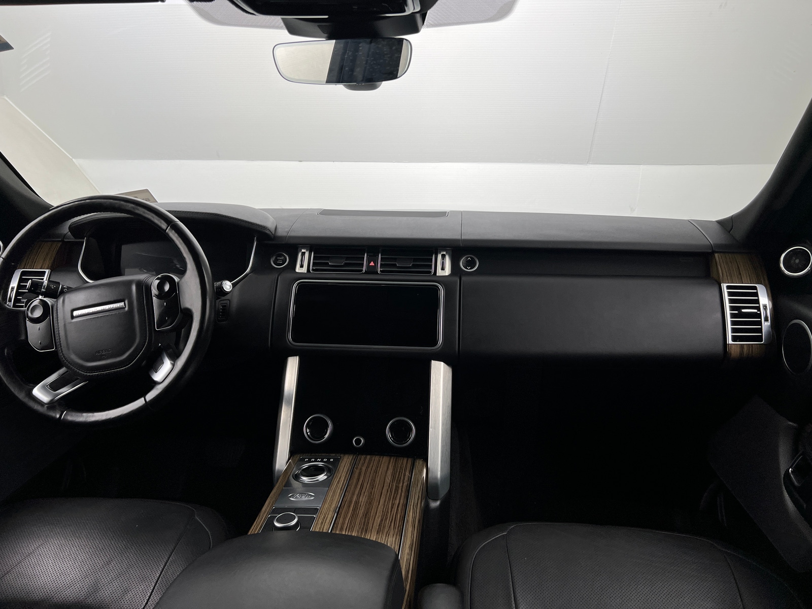 Thumbnail: 2018 Land Rover Range Rover - 2