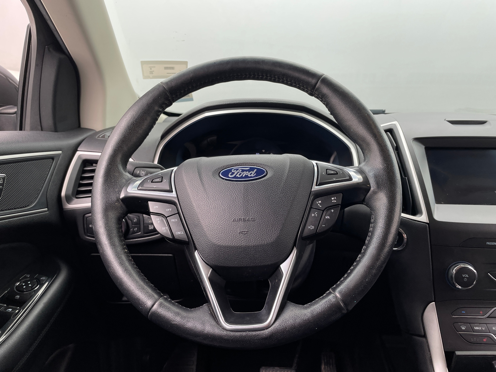 Thumbnail: 2019 Ford Edge - 4