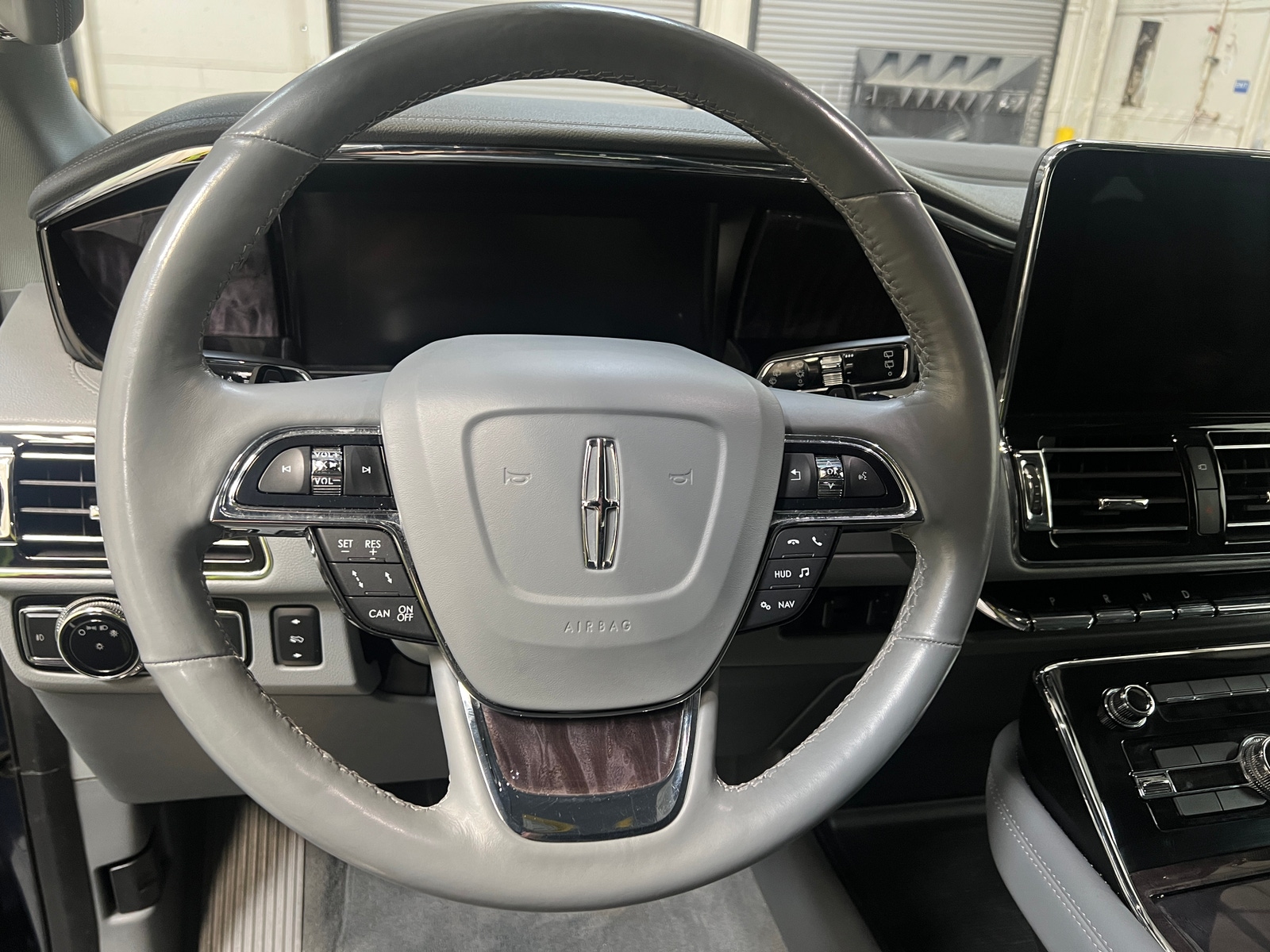 Thumbnail: 2019 Lincoln Navigator L - 5