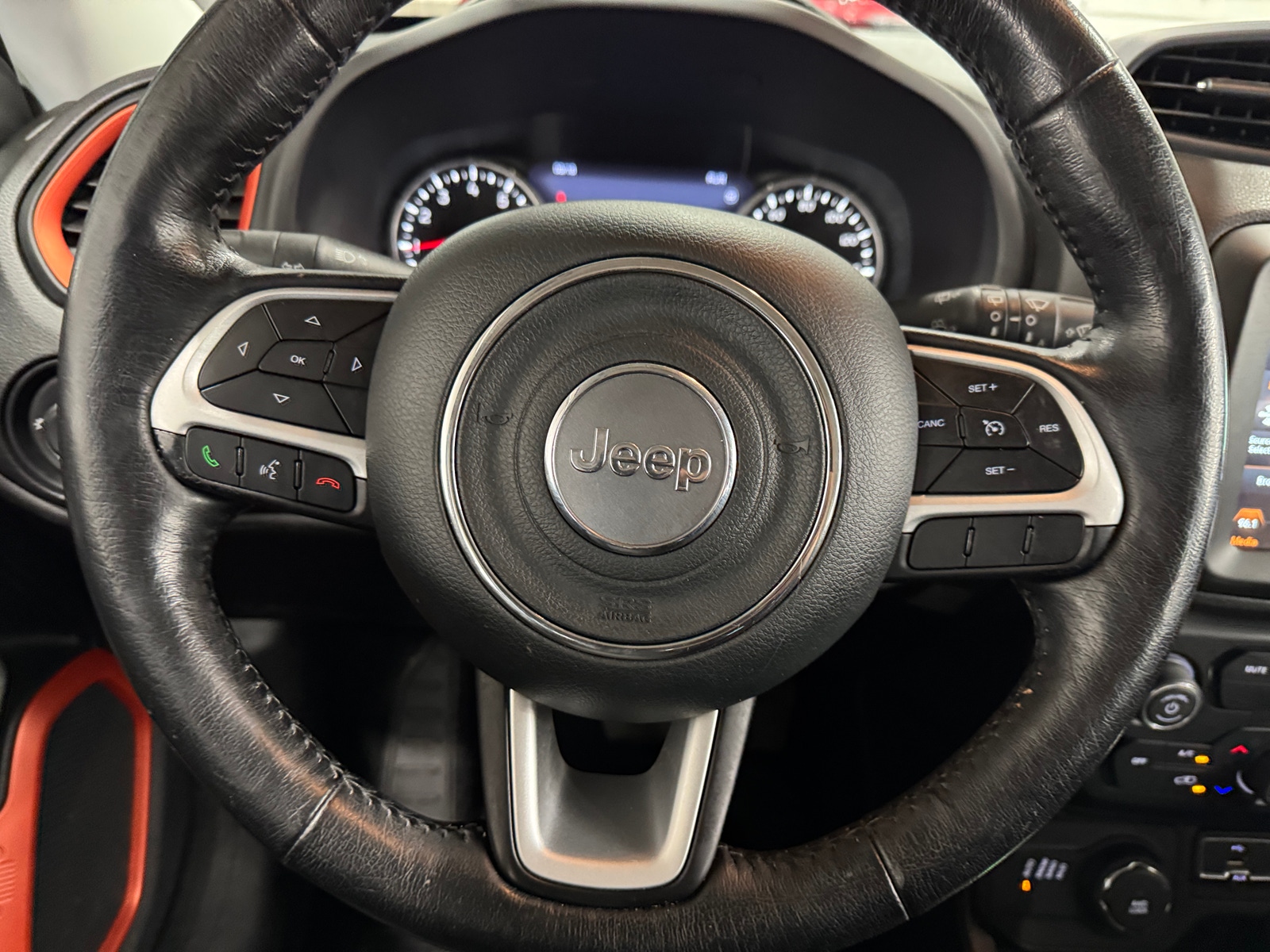 Thumbnail: 2020 Jeep Renegade - 5