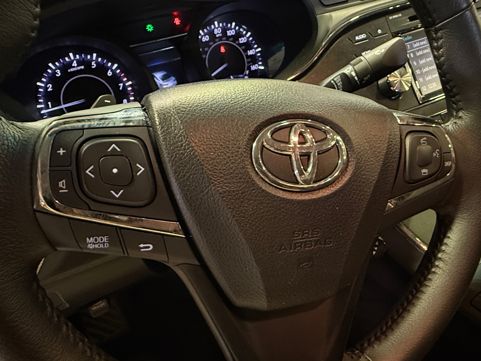 Thumbnail: 2016 Toyota Avalon - 4