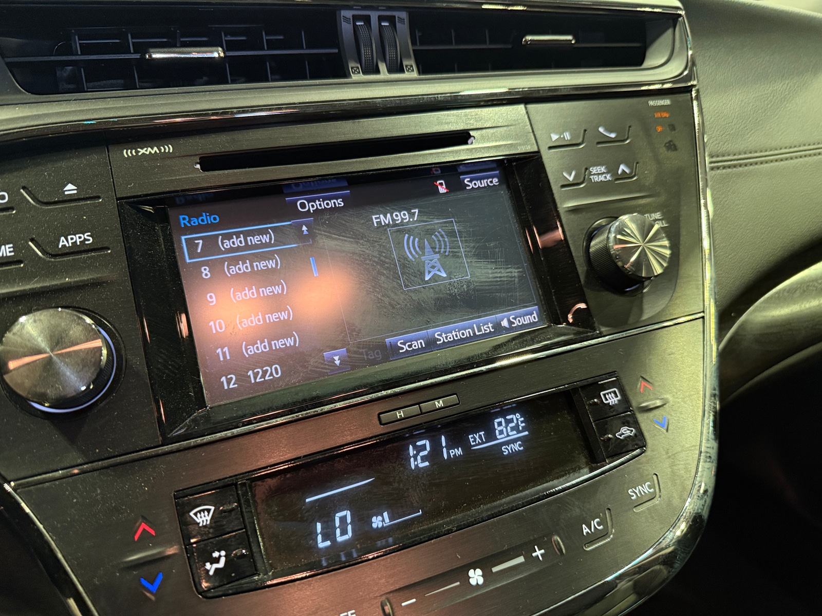Thumbnail: 2016 Toyota Avalon - 3