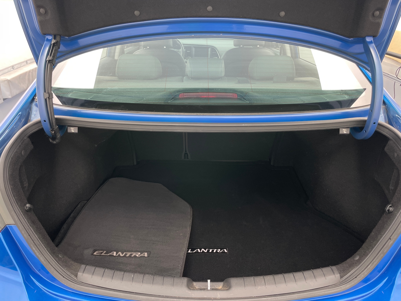 Thumbnail: 2017 Hyundai Elantra - 6