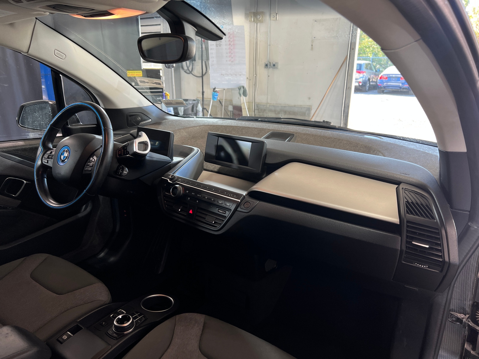 Thumbnail: 2017 BMW i3 - 3