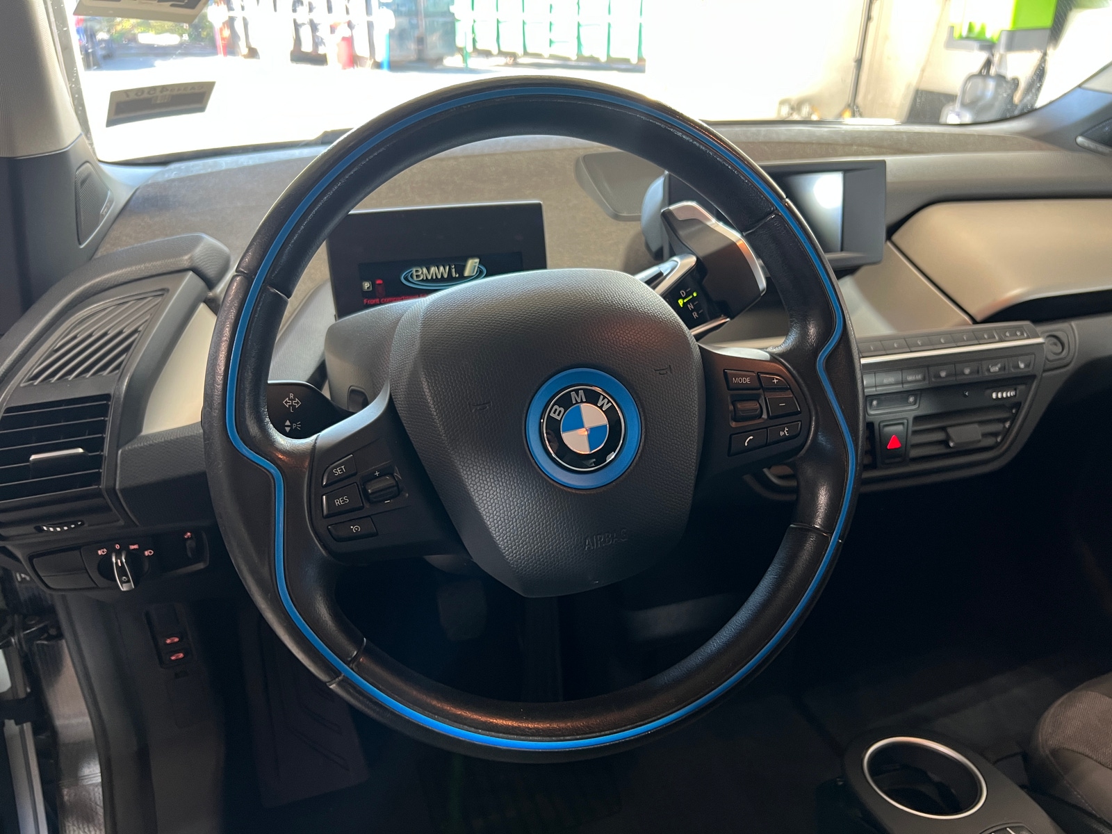 Thumbnail: 2017 BMW i3 - 5