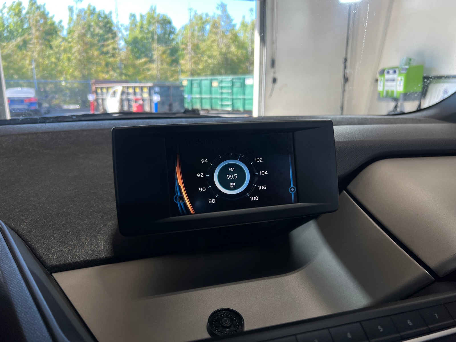 Thumbnail: 2017 BMW i3 - 4
