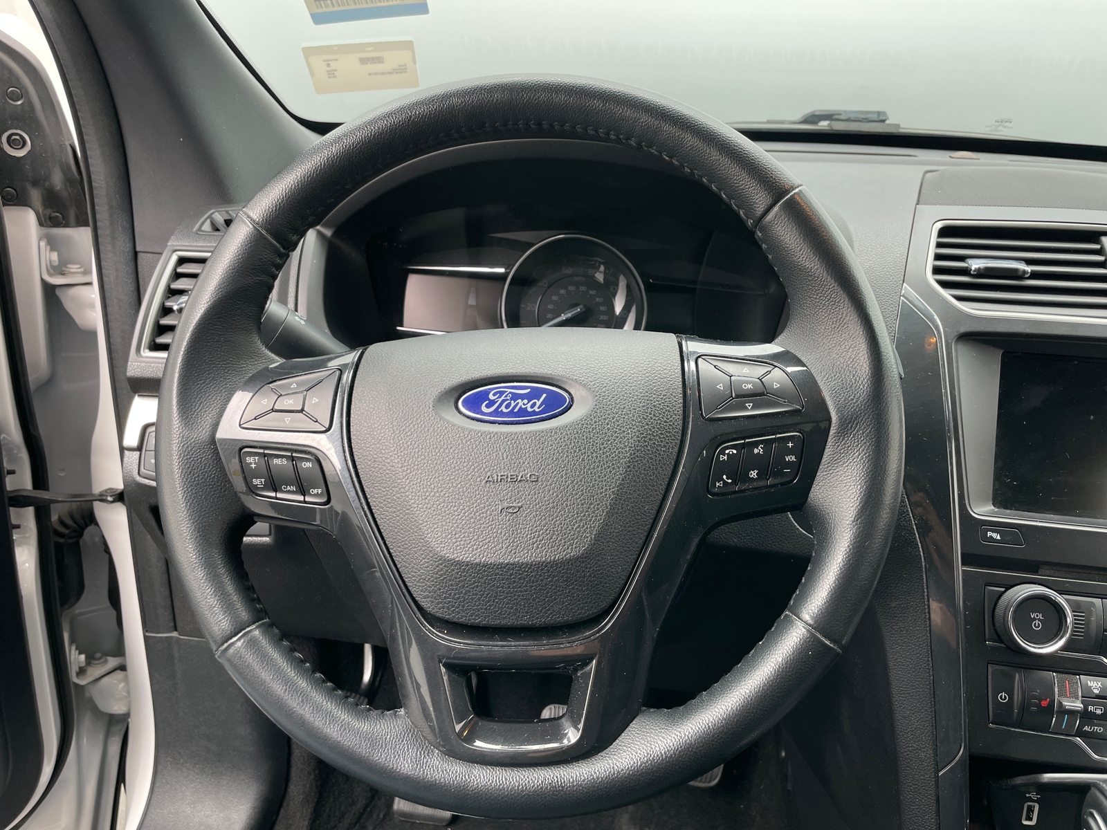 Thumbnail: 2018 Ford Explorer - 5