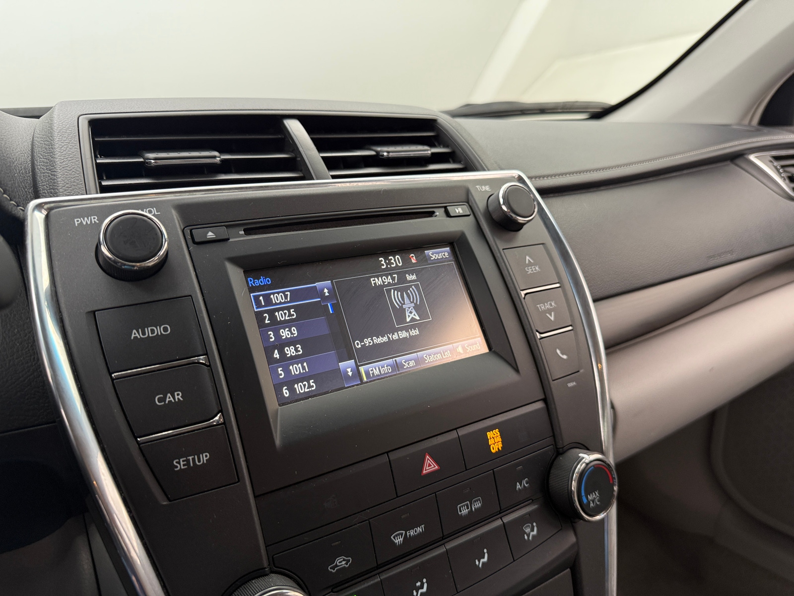 Thumbnail: 2017 Toyota Camry - 4